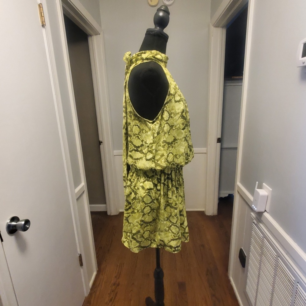 Do + Be Green Snake Print Sleeveless High Neck Halter Dress Elastic Waist Sz Med - Picture 4 of 10